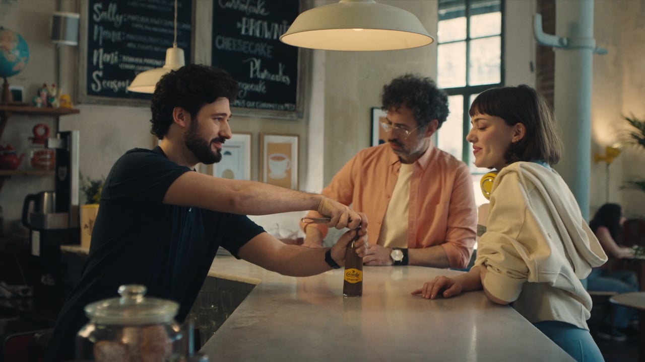 Fotograma de CACAOLAT · BAR